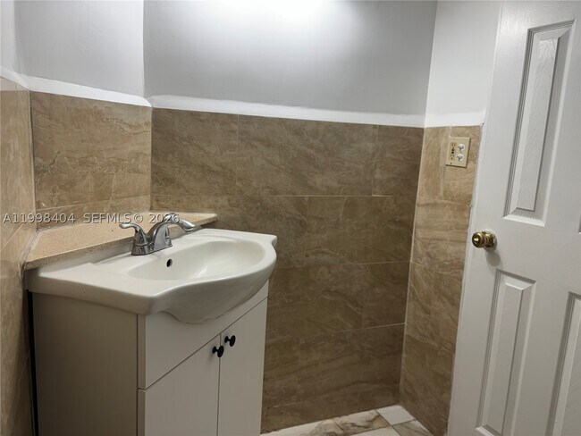 Photo - 1501 NE 191st St Unit C211