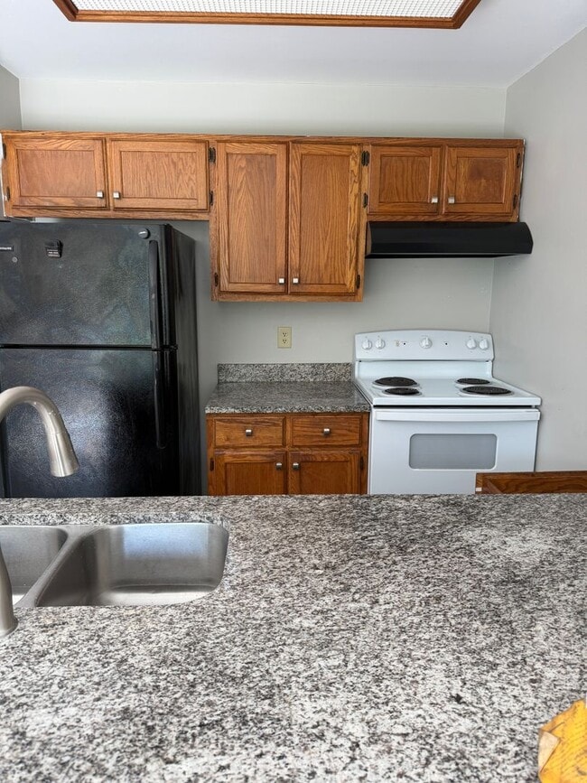 Photo - 3285-3287 Kilwinning Pl Unit 3285