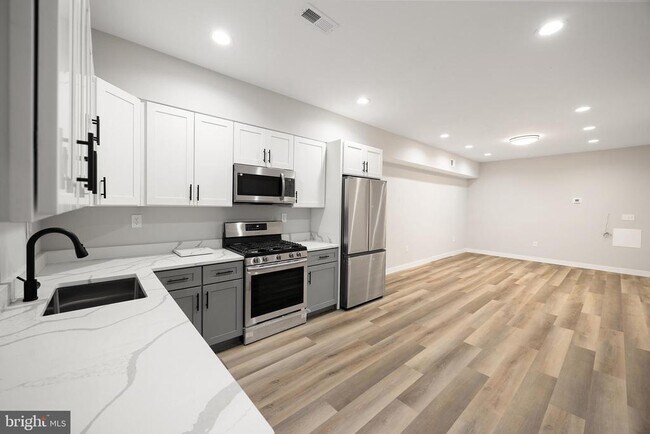Photo - 2037 McCulloh St Unidad 2