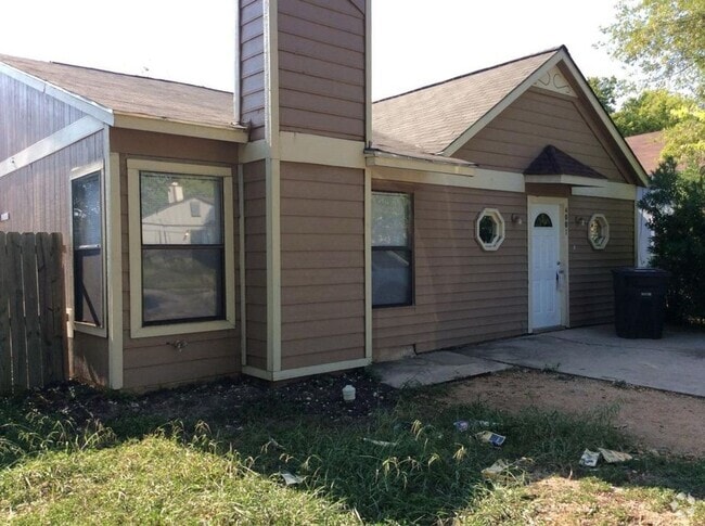Building Photo - 4001 Colonial Sun Dr Rental