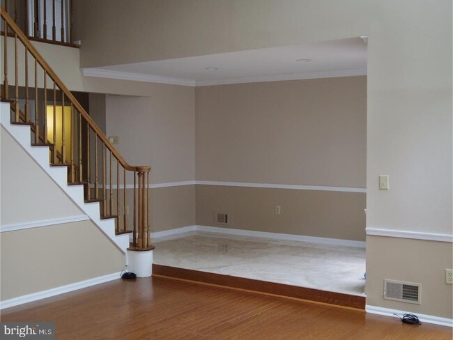 Photo - 9 Stonebridge Ln