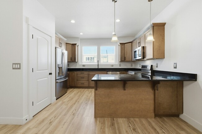 4571 W Watchmen Wy