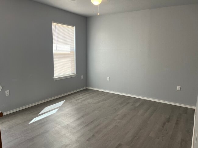 Photo - 2024 S Avenue I Unit Apt C