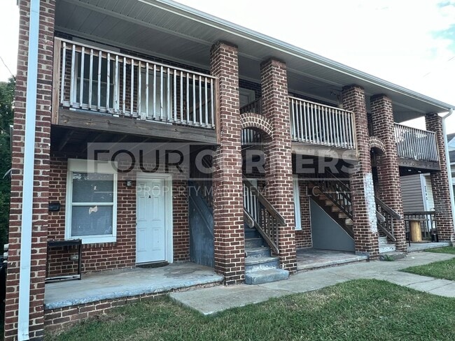 Building Photo - 2026 N Cherry St Unit B Rental