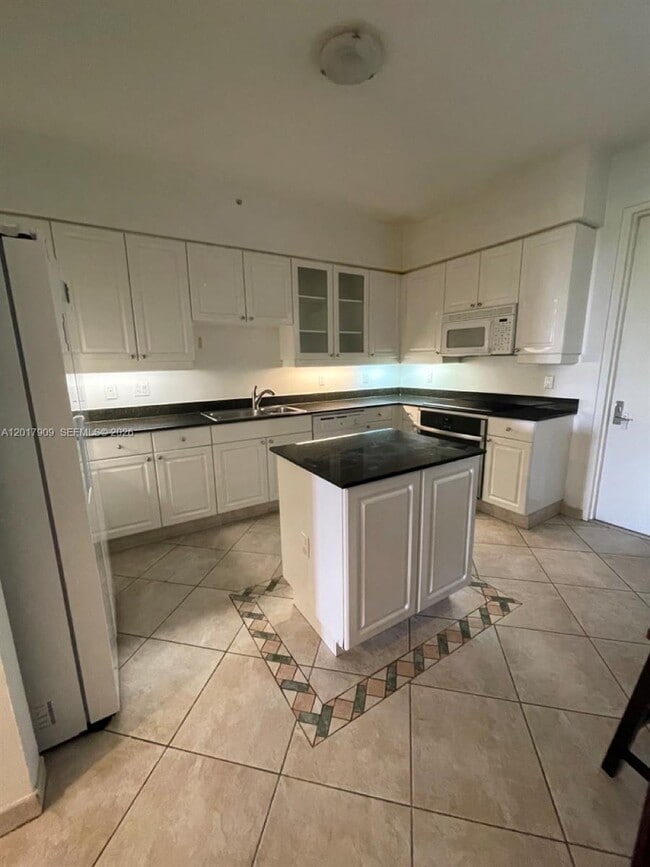 Photo - 717 Crandon Blvd Unit 408