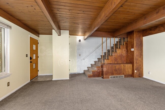 Photo - 841 Houseman Ave NE