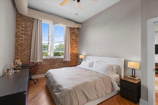 Photo - 2 bedroom in Chicago IL 60614 Unit 2D