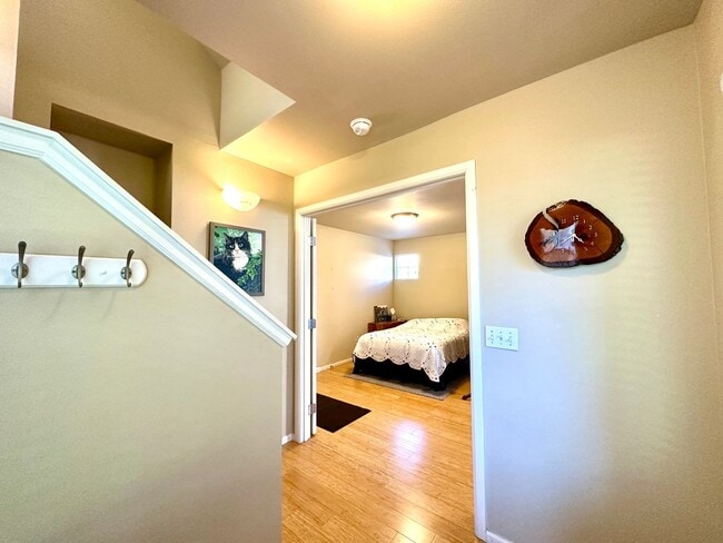 Photo - 3bd/2.5ba Sammamish Townhouse