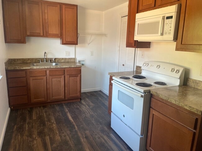 Photo - 291 S Napoleon Ave Unidad C