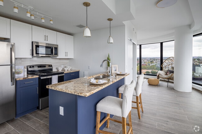 Interior Photo - Hoyt Tower Rental