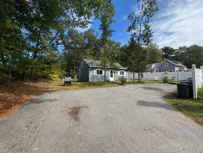 Building Photo - 13 Dock Ln Rental