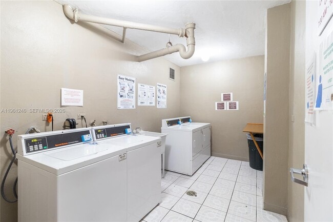 Photo - 7441 Wayne Ave Unidad 11G