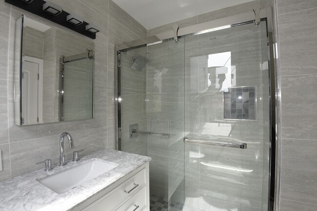 Photo - 154 S 4th St