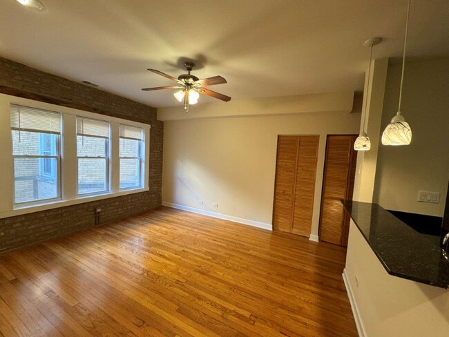 Photo - 1330 W Estes Ave Unit 1N