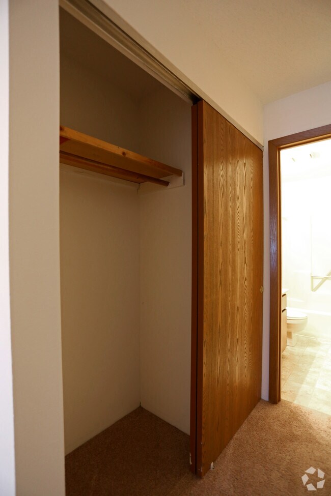 Sherman Square Apartments Saint Charles, MO