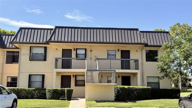 Building Photo - 9262 NW 1st St Unit 205