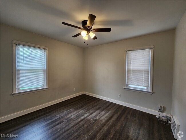 Building Photo - 3156 W 137th St Rental