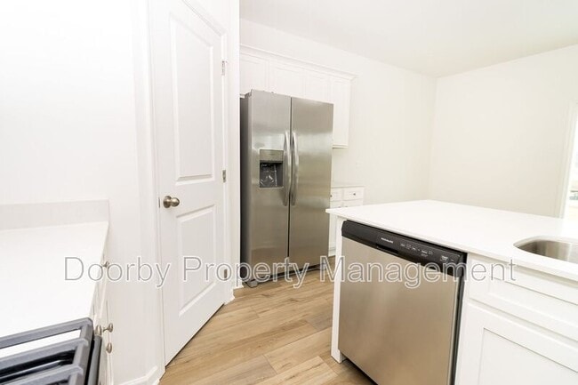 Photo - 105 Saddlebred Wy