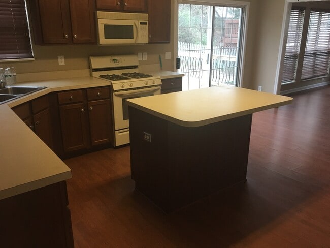 Photo - 3BR/ 2.5BA, home in Bearden - 2 living areas