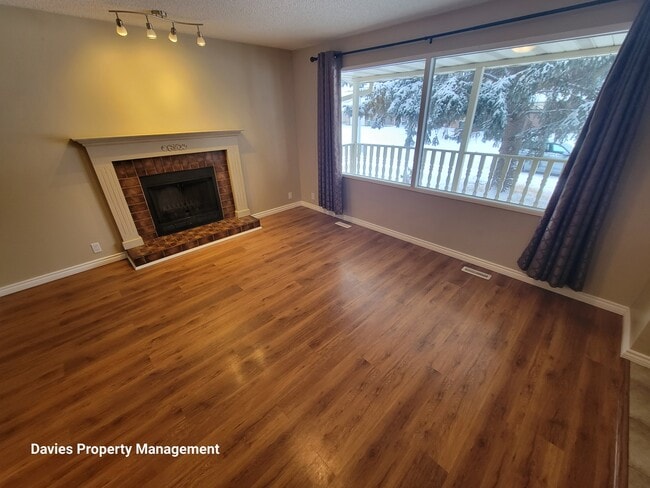 Photo - 9323-9173 173 St NW