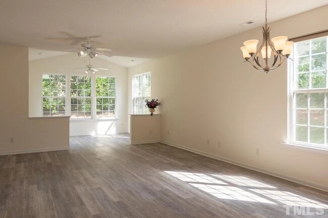 201 Indian Elm Ln