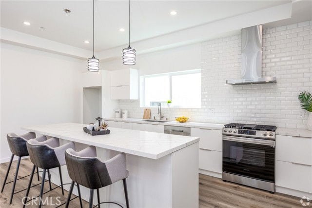 Building Photo - 5655 Hazeltine Ave