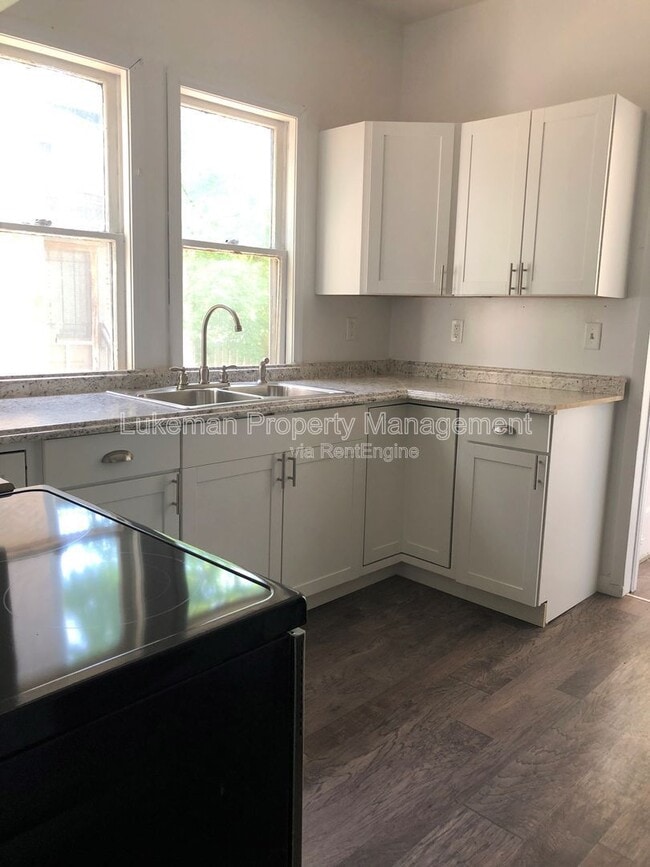 Photo - 701 Davis St