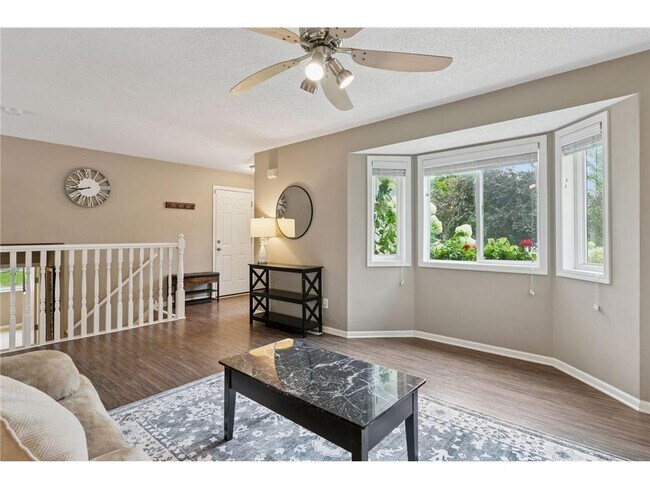 Photo - 211 Alva St