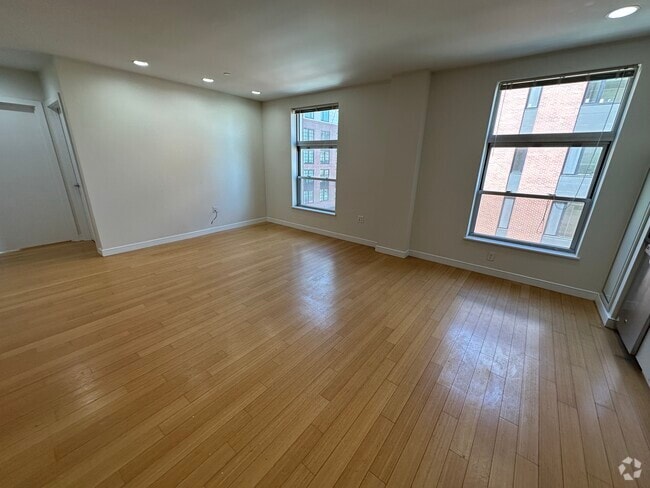 Building Photo - 591 Albany St Rental