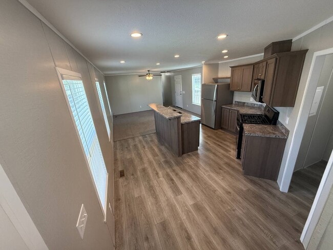 Photo - 2900 N Apperson Way