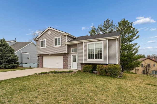 Building Photo - Finished basement!