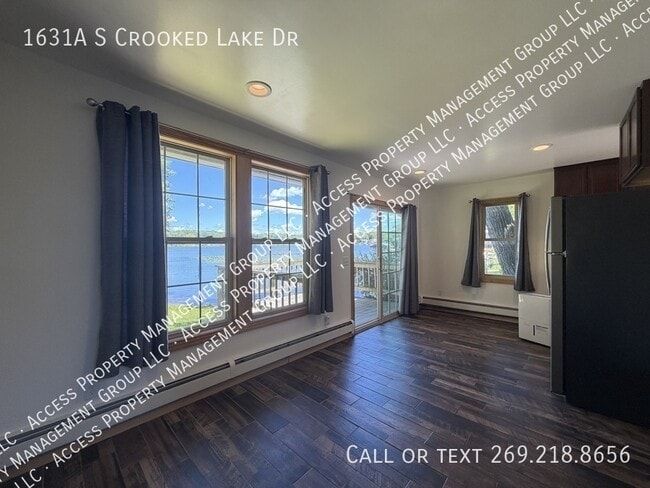 Building Photo - 1631 S Crooked Lake Dr