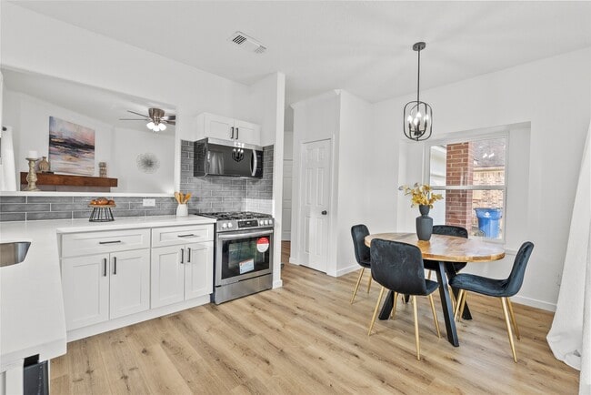 Photo - 617 Prairie Ln