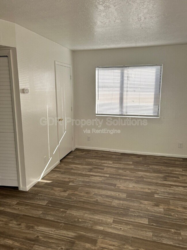 Photo - 3505 Tyson Pl NE Unidad B