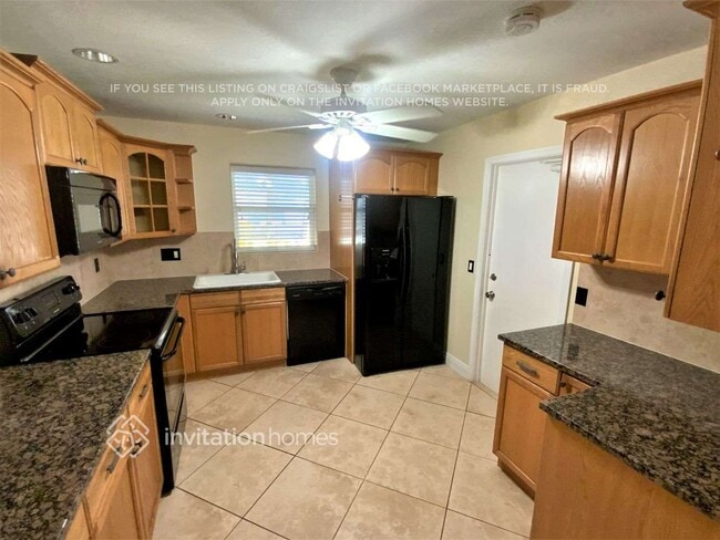 Photo - 4885 Alfresco St