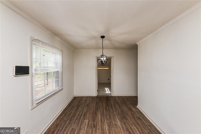 Photo - 210 Oak Dr SE