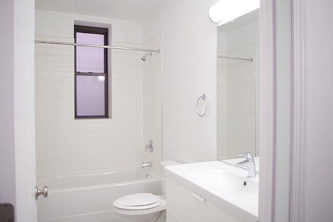 Photo - 5507-5509 S. Hyde Park Boulevard