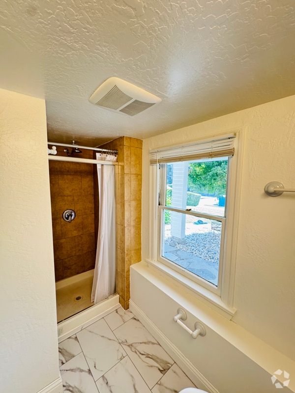 Building Photo - 754 Slater St Unit C Rental