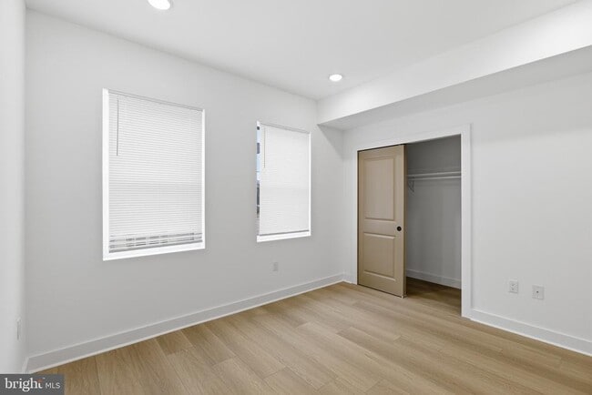 Building Photo - 2223 N 22nd St Unit 2