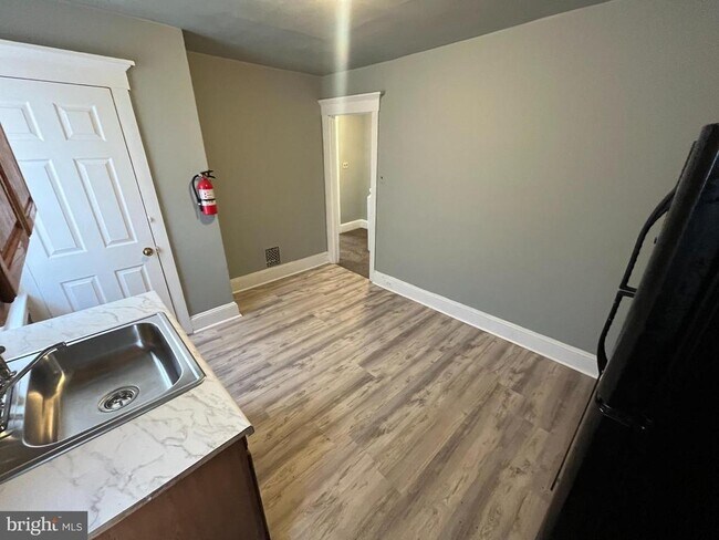 Photo - 606 Bridgeboro St