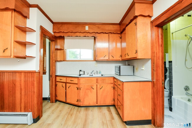 33 Zipp Ave