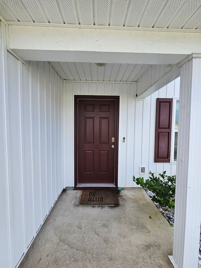 Photo - Spacious 4-bedroom Home in Panama City, FL - Perfect for long-term rental! *1/2 Off 1st Month's R...