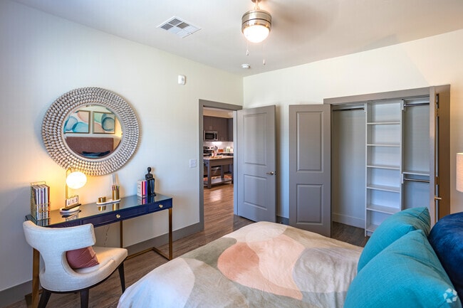 2BR, 2BA - 1159SF