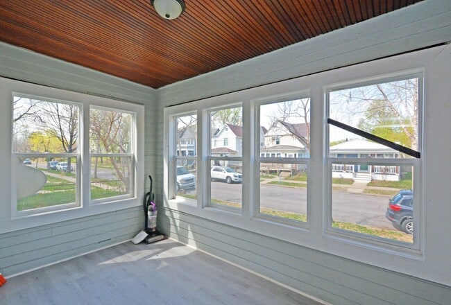 Photo - 3-Bed 1-Bath Lower Level Unit in Minneapolis - Available Now!