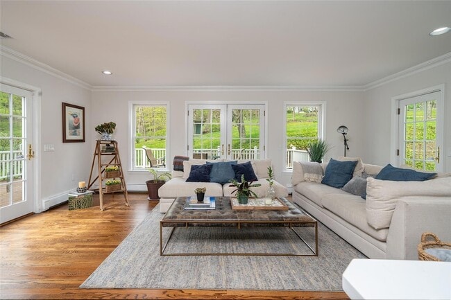 Photo - 187 Croton Ave