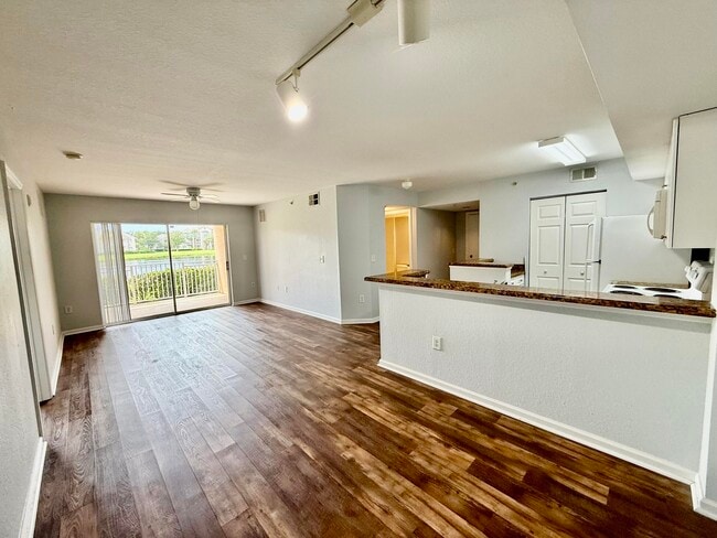 Photo - 191 SW Palm Dr Unit 108