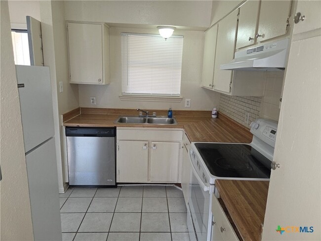 Photo - 904 Ticonderoga Dr