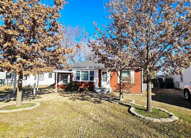 Building Photo - 721 Proctor Pl