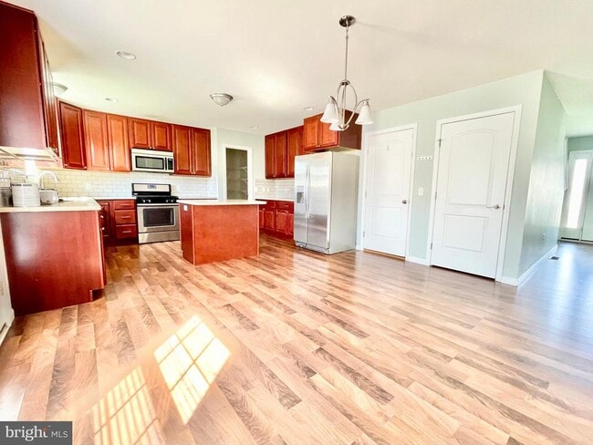 Photo - 307 S Marshview Terrace
