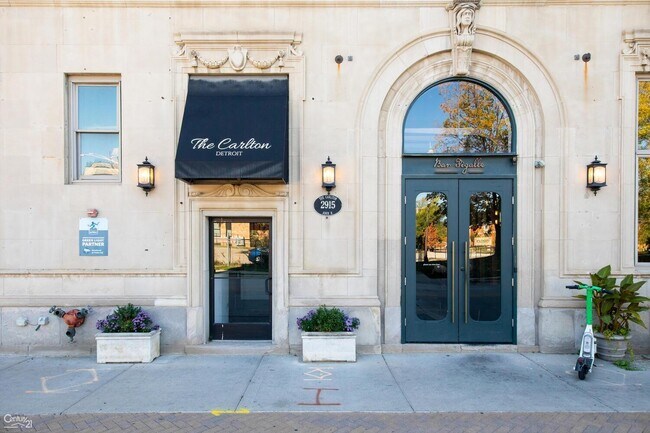 Photo - 2915 John R St